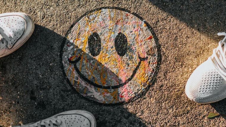 Ein Smiley - ein oft verwendetes positives Symbol in Nachrichten
