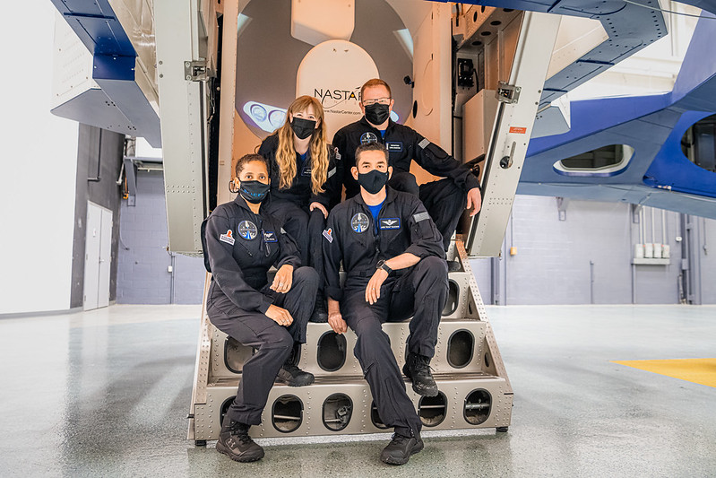 Die SpaceX Inspiration4-Crew: Hayley Arceneaux (oben links), Chris Sembroski (oben rechts), Dr. Sian Proctor (unten links), Jared Isaacman (unten rechts)