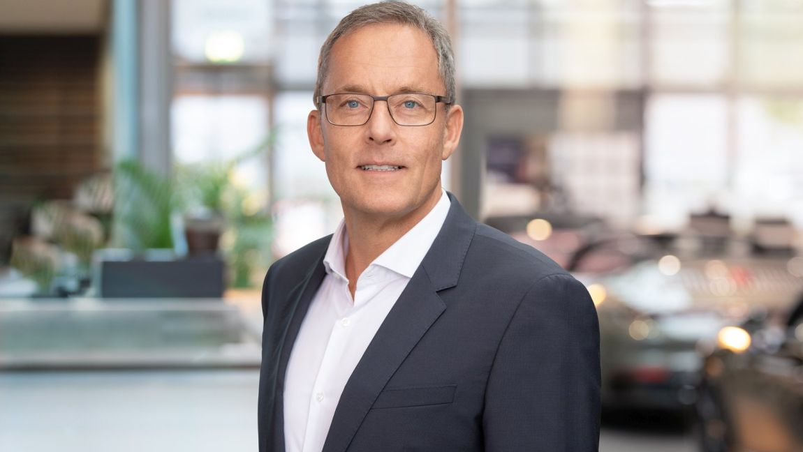Wolfgang Döring, Geschäftsführer des Porsche Zentrums Augsburg